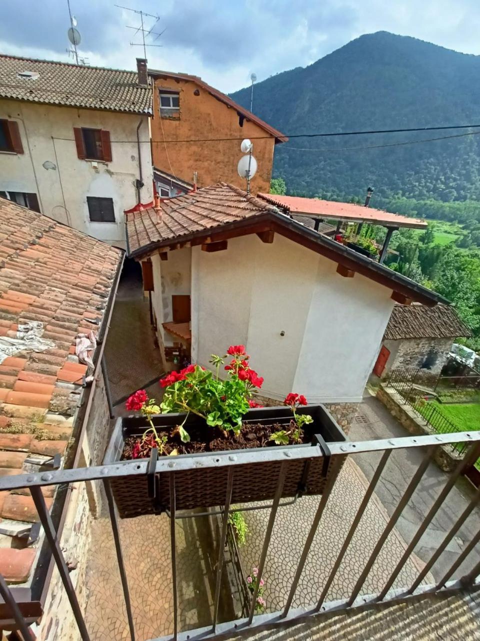 Foresteria Lombarda B & B Ca' Pelitti Ganna Ngoại thất bức ảnh